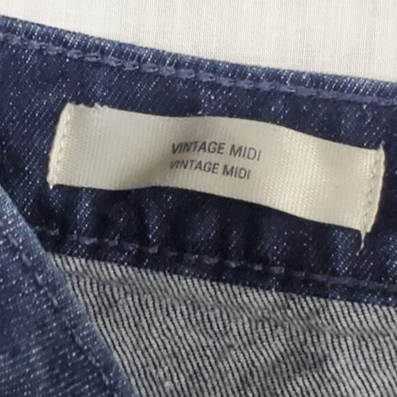 Universal Thread Cutoff Denim Jean Shorts Dark Wash Vintage Midi 8 29R - Picture 4 of 8